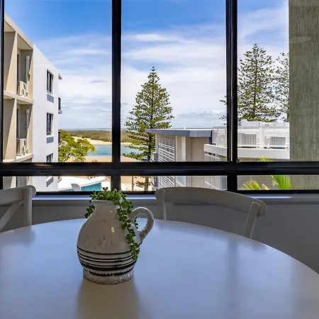 Belaire Place Motel Apartments Caloundra Exterior photo
